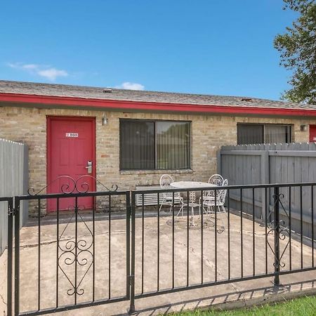 Americas Best Value Inn Lockhart Tx Exteriör bild