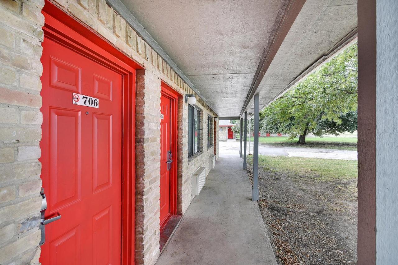 Americas Best Value Inn Lockhart Tx Exteriör bild