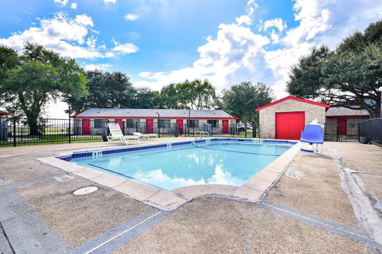 Americas Best Value Inn Lockhart Tx Exteriör bild