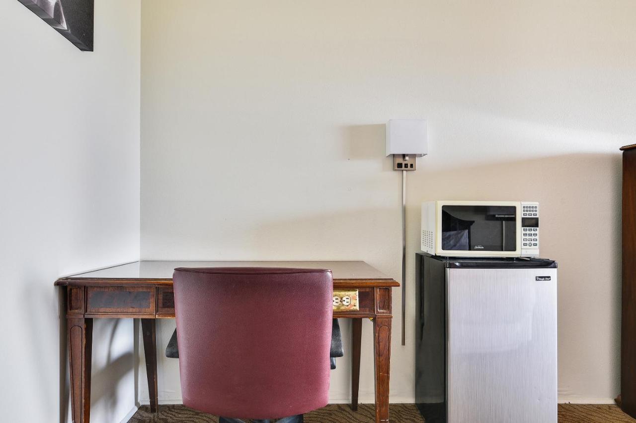 Americas Best Value Inn Lockhart Tx Exteriör bild