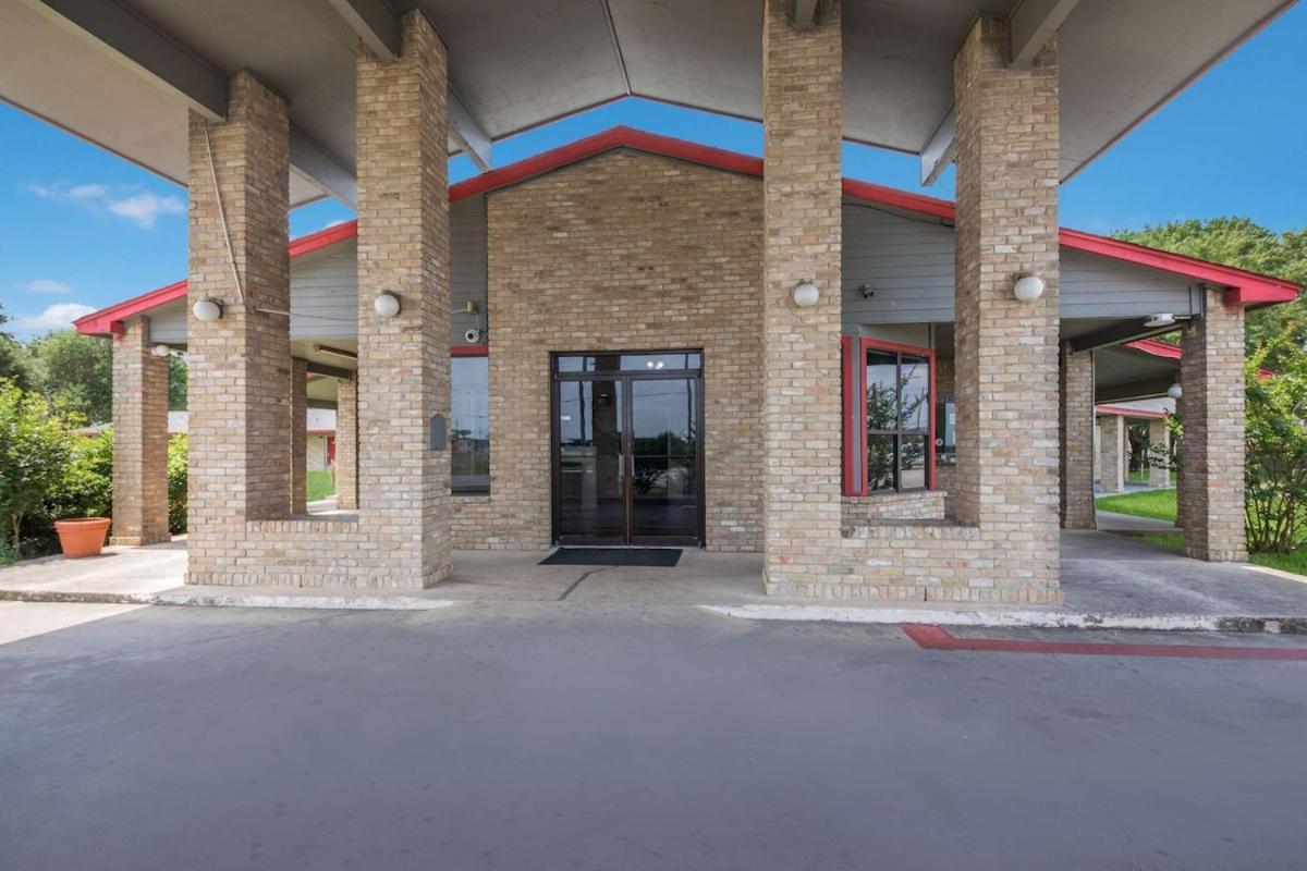 Americas Best Value Inn Lockhart Tx Exteriör bild