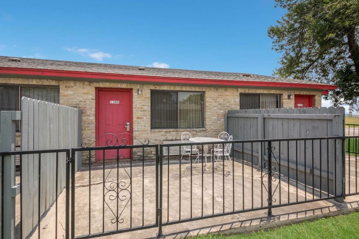 Americas Best Value Inn Lockhart Tx Exteriör bild